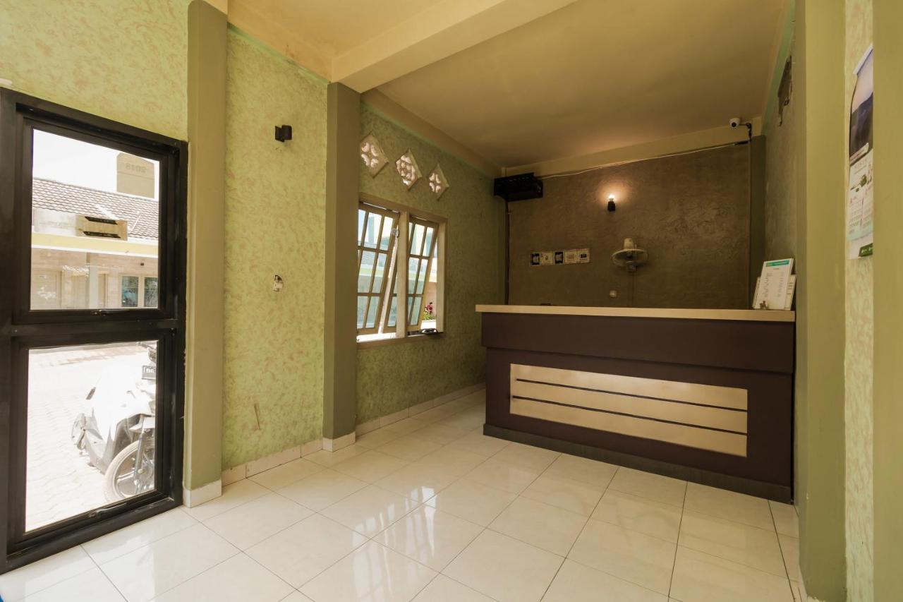 Urbanview Hotel Nugraha Palembang By Reddoorz Экстерьер фото